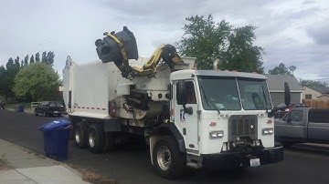 City of Richland Garbage & Recycle Trucks, Garbage Cans