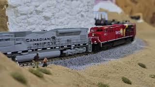 Kato Sd70Acues44, Athearnmicro-Trains Freight Cars