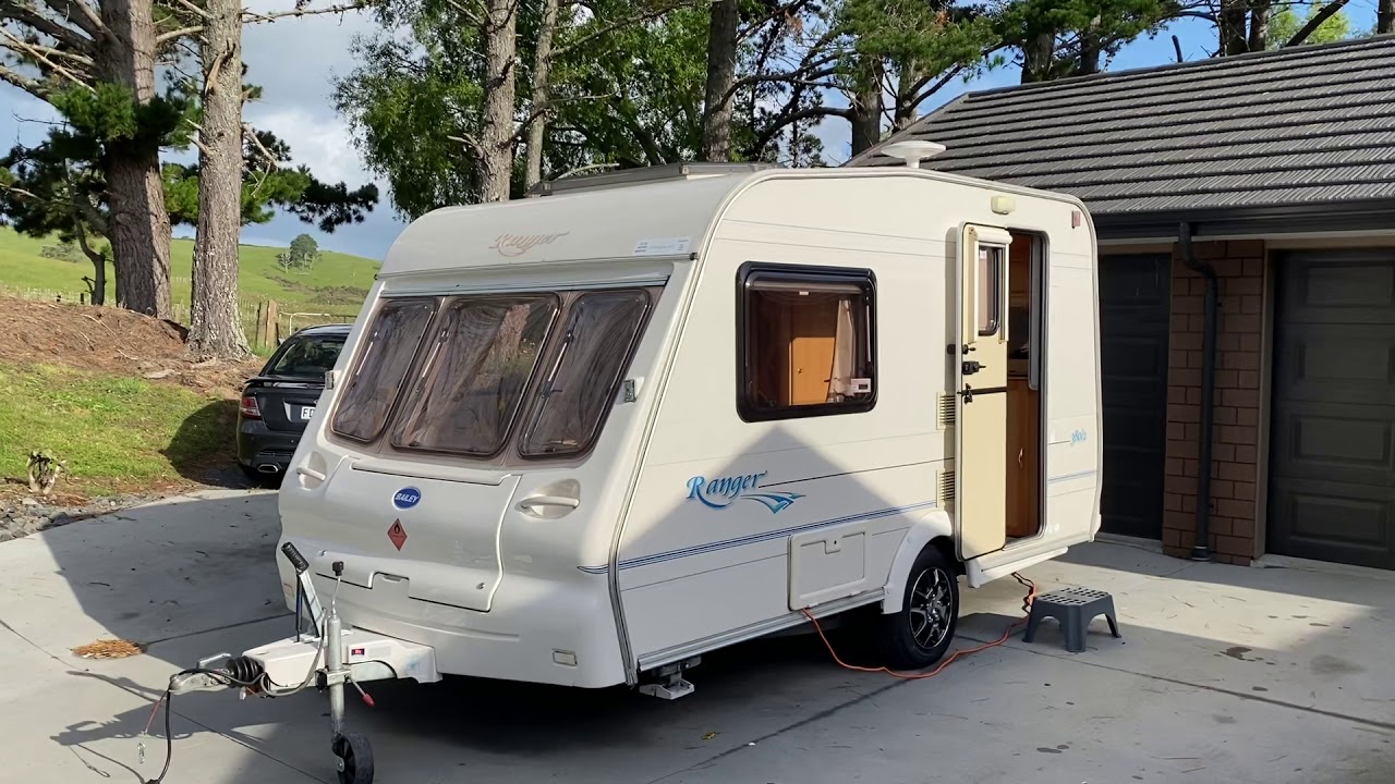 2003 Bailey Ranger 380/2 caravan walk around - YouTube