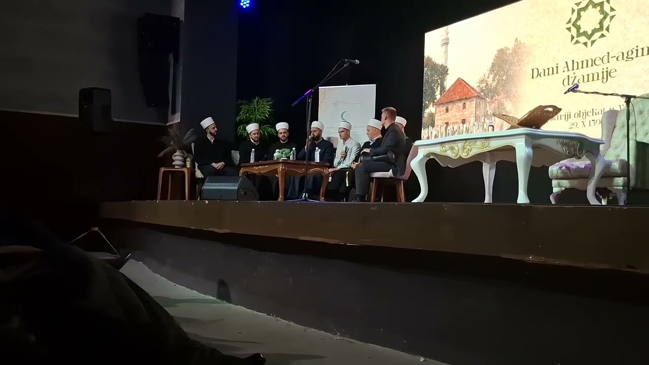 Dio atmosfere sa centralne svečanosti povodom 435. godina postojanja Ahmed-agine džamije.