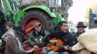 Stuttgart 21 Polizei besetzt Traktoren aus Gorleben 18.10.2010