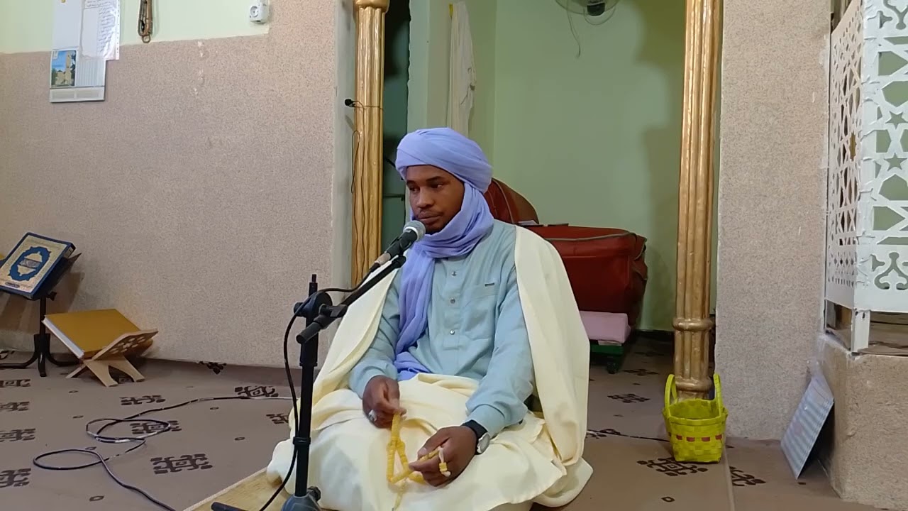 قال رسول الله صلى الله عليه وآله وسلم من صلى علي يوم الجمعة ثمانين مرة غفر الله له ذنوب ثمانين سنة 