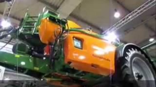 Amazone: le pulvérisateur UX E Spray - agritechnica 2009