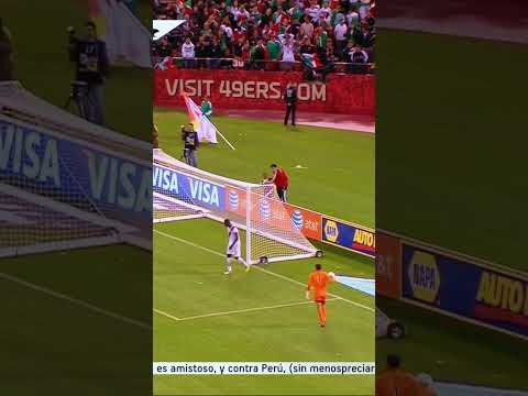 ¡SIN ÁNGULO! Cuando Raúl Jiménez casi le hace un gol 'imposible' a Perú #shorts