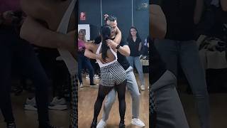 "Clases de Bachata Elegante en Madrid con Basi y Deisy: ¡Aprende a Bailar con Estilo!" 💃🕺✨