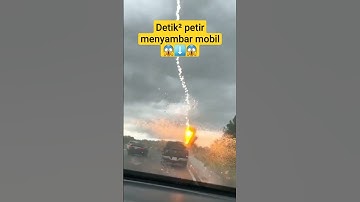 🔴ngeri detik² Petir menyambar mobil hitam di jalan⁉️ #petir #kilat #crash #shorts