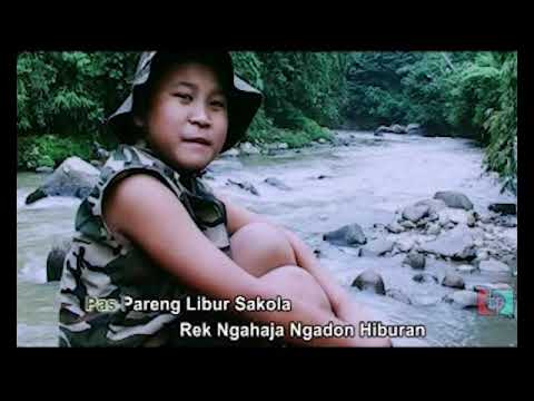 Kustian - Hiburan (Official Music Video)