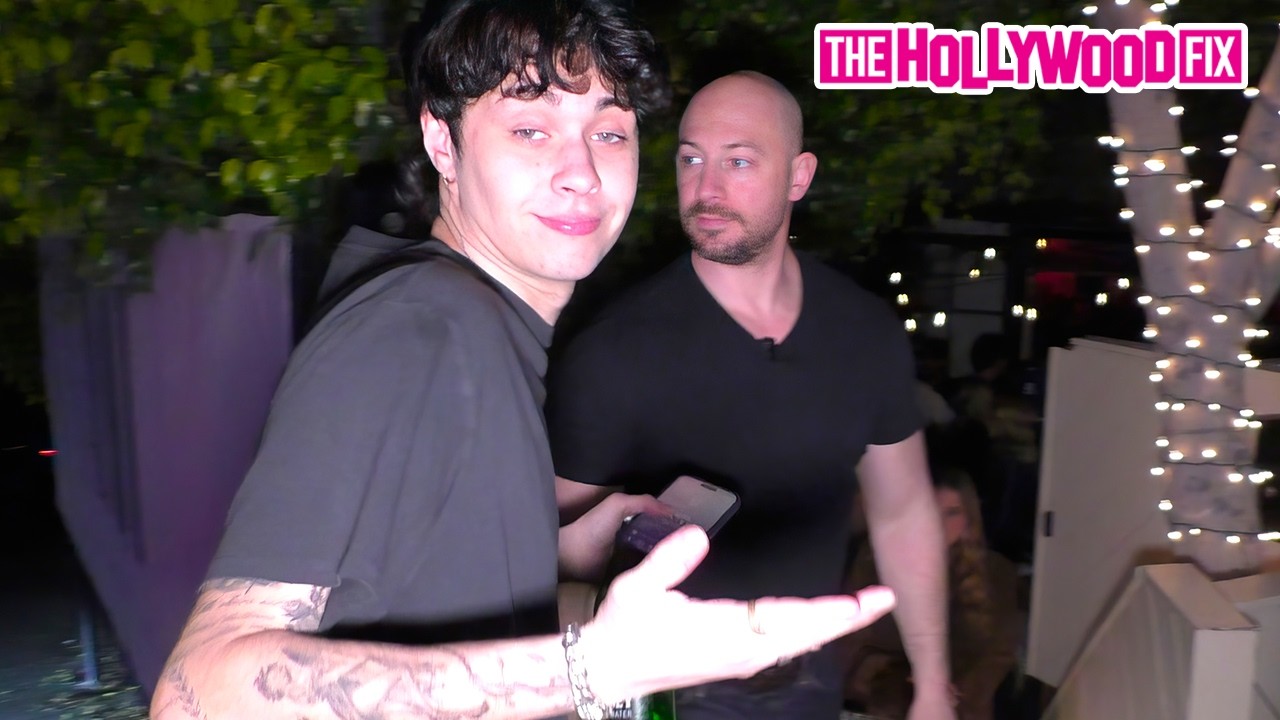 Лэндон Баркер, Сами Шин, Чейз Хадсон, Кайл Мэсси, Исаак Пресли и диджей Эско на вечеринке по случ...