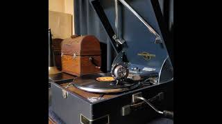 あきれたぼういず ♪浮世床屋♪(上)1941年 78rpm. Columbia Model No G ー 241 phonograph.