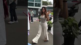 Download Lagu Newlyweds Sonakshi Sinha \u0026 Zaheer Iqbal’s ROMANTIC dance at their wedding reception ❤️ #shorts MP3