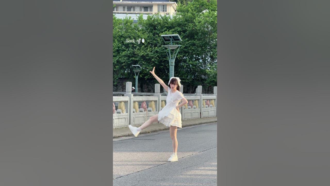 jellyous (Feat. Sophie Powers) - ILLIT, Sophie Powers | cc: 一个嗝儿