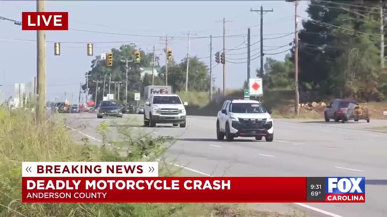 Coroner responds to Anderson County crash - YouTube