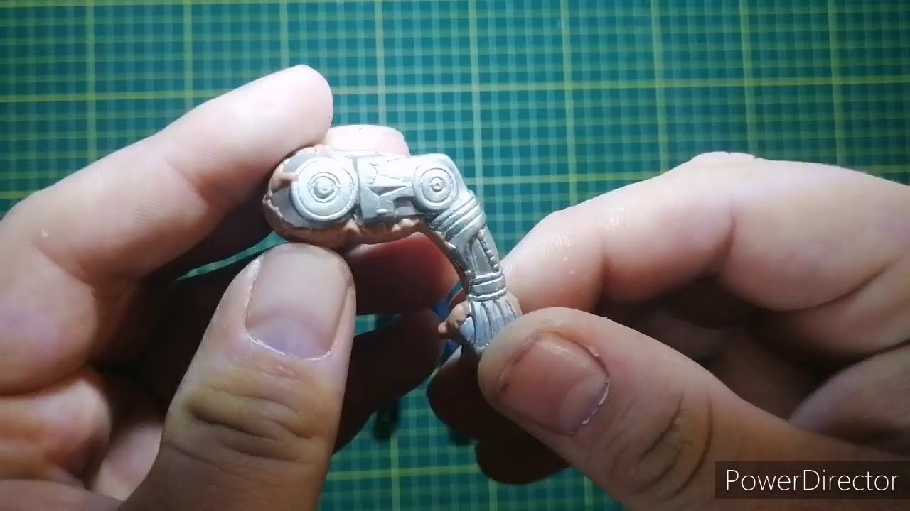 Fixing 1991 vintage terminator future war toy