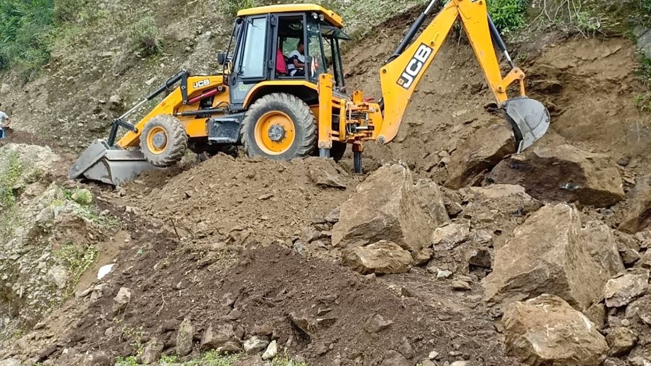 CHOPPING STONES of HILL-JCB Backhoe Unique Work