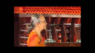 Play video: Oommen Chandy presented Nishagandhi Award 2014 to Vidushi Lalith J Rao