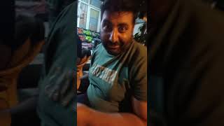 Cüzdanını Gösteren Bakkal