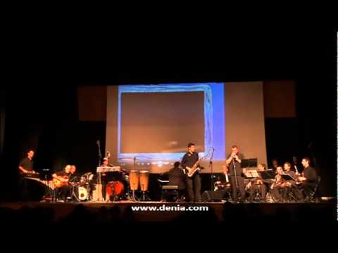 Dénia. Activitats en Familia 2010/2011: La Marina Big Band interpreta la BSO de "Los Picapiedra"