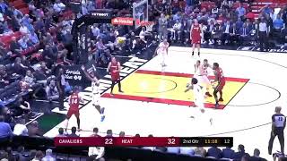 Duncan Robinson hits 8 threes in 2 quarters vs CAVS | Kyles the Pig