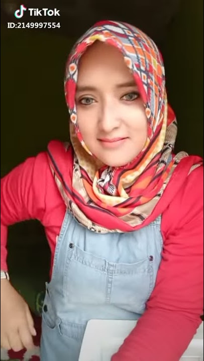 Tik tok cewek cantik jilbab lucu nyanyi lagu sunda