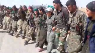 KOBANÊ- YPG ve YPJ savaşçıları ilerleyişlerini kutluyor.
