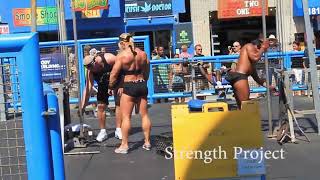 Extremely Large Female Bodybuilder At Venice Beach - Viq