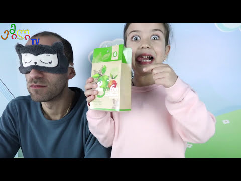 ემილია მამიკოსთან ერთად ცდილობს გამოიცნოს ჩირის გემო