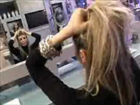 Iraqi presenter Dalia Taha gets hair done at La Si...