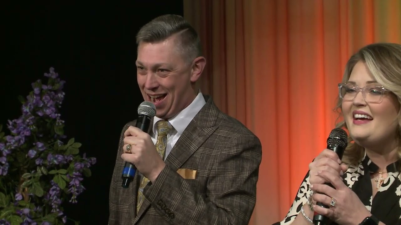 Josh & Ashley Ep. 249 | Josh & Ashley Sings Songs of Hope & Encouragement