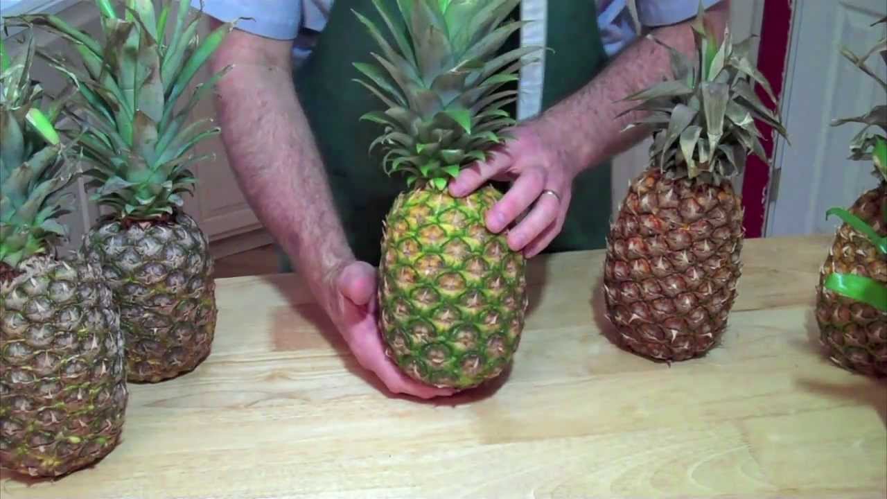 How to Tell If a Pineapple Is Ripe (4 Simple Ways) - Insanely Good