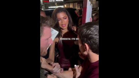 Tom saving zendaya from paparazzi 🥶. #zendaya #tomholland