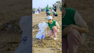 My First Beach Clean up ft @GarnierIndia 🌊😌🚮 #ytshorts #beachcleanup #trendingshorts