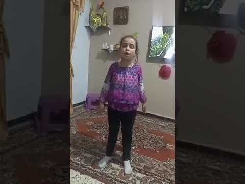 فرح صكوحي سنة ثانية ب تقدم مقطعا من مسرحية الصرار و النملة