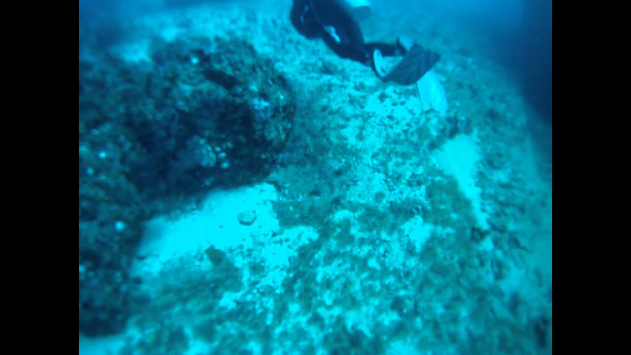 Wreck Dive - YouTube