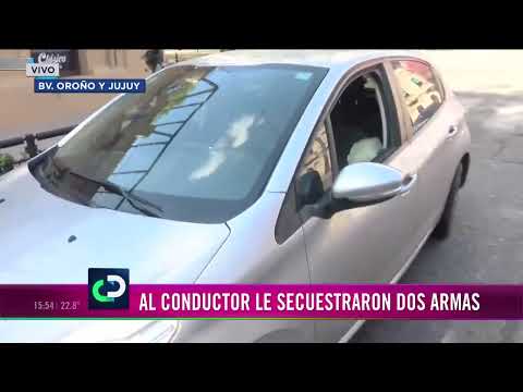 Un automovilista discutió con un cuidacoches en Bv. Oroño y Jujuy, se bajó, sacó un arma y disparó.