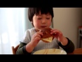 世界一ハンバーガーをおいしそうに食べる1歳児が4歳になった。