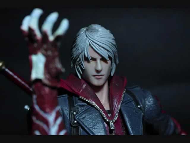 Devil May Cry 4 Nero Play Arts Kai Action Figure