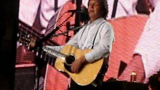 Paul McCartney - Mrs. Vandebilt (live at the Wachovia Center) 8/15/10 clip