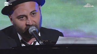 Video thumbnail of "Giuliano Sangiorgi canta "Lo sai da qui" - FALCONEeBORSELLINO 23/05/2017"