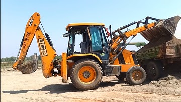 Jcb 3dx Machine Loading Red Mud In Old Mahindra 475 DI Tractor | Tractor Stuck In Mud / Jcb Video