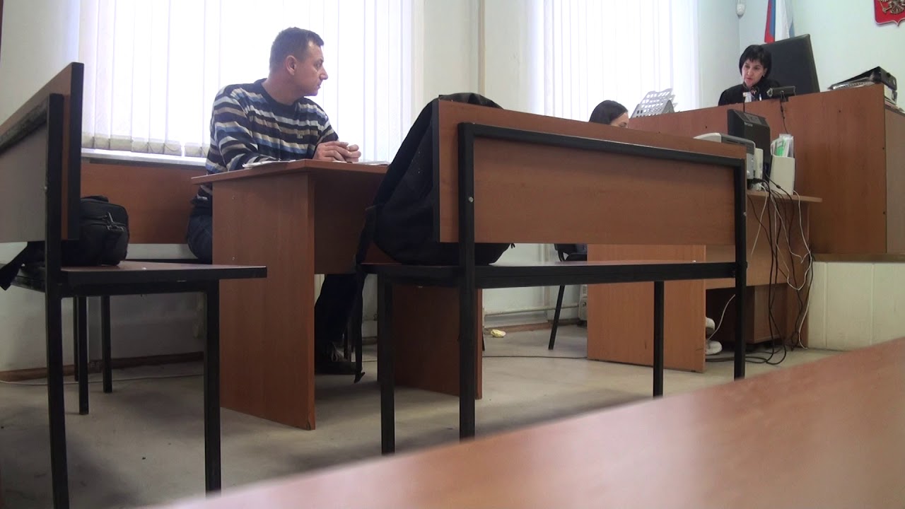 Суд в автомобиле
