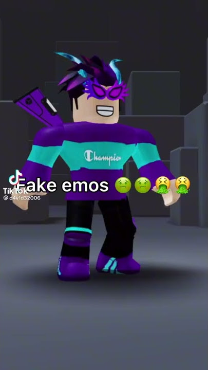 People think I'm a toxic slender/emo based off my main avatars?? Is this  true lmfao? : r/RobloxAvatars