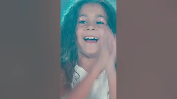 Nicole Iacobciuc - WAKA WAKA