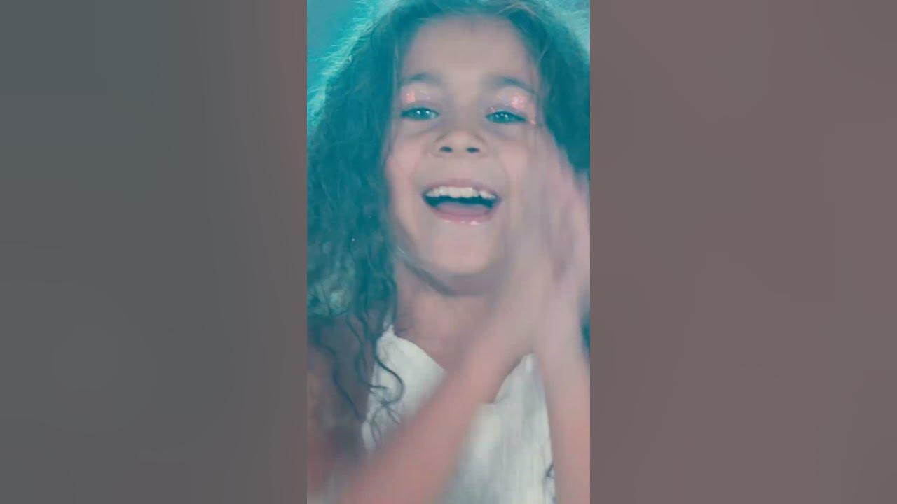 Nicole Iacobciuc - WAKA WAKA