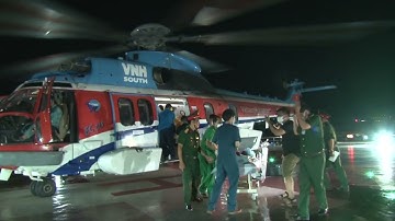 TRỰC THĂNG ĐƯA NGƯ DÂN BỊ ĐỘT QUỴ TỪ ĐẢO SONG TỬ TÂY VỀ ĐẤT LIỀN ĐIỀU TRỊ - CHUYỆN TRƯA 12H HTV7