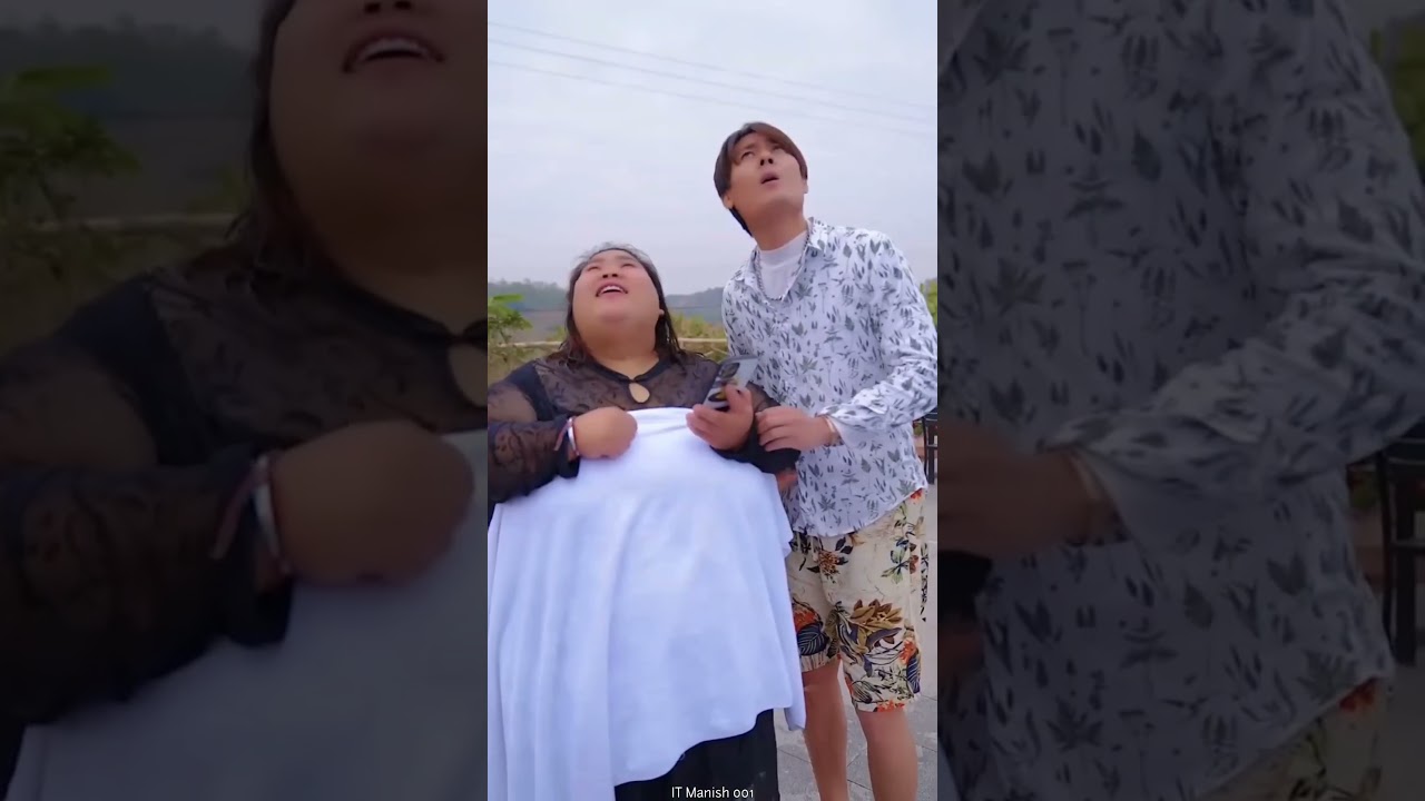 The chubby girl caused a sensation in the swimming pool.
