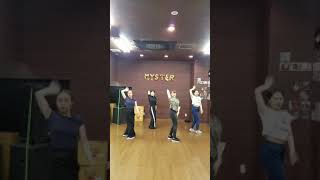 Waacking basic practice.1 Profile