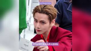 BTS I NEED U パネル 当選 テテ テヒョン BTS V Stuns at Paris Fashion Show in Deep-V Red Suit, Wins Hearts