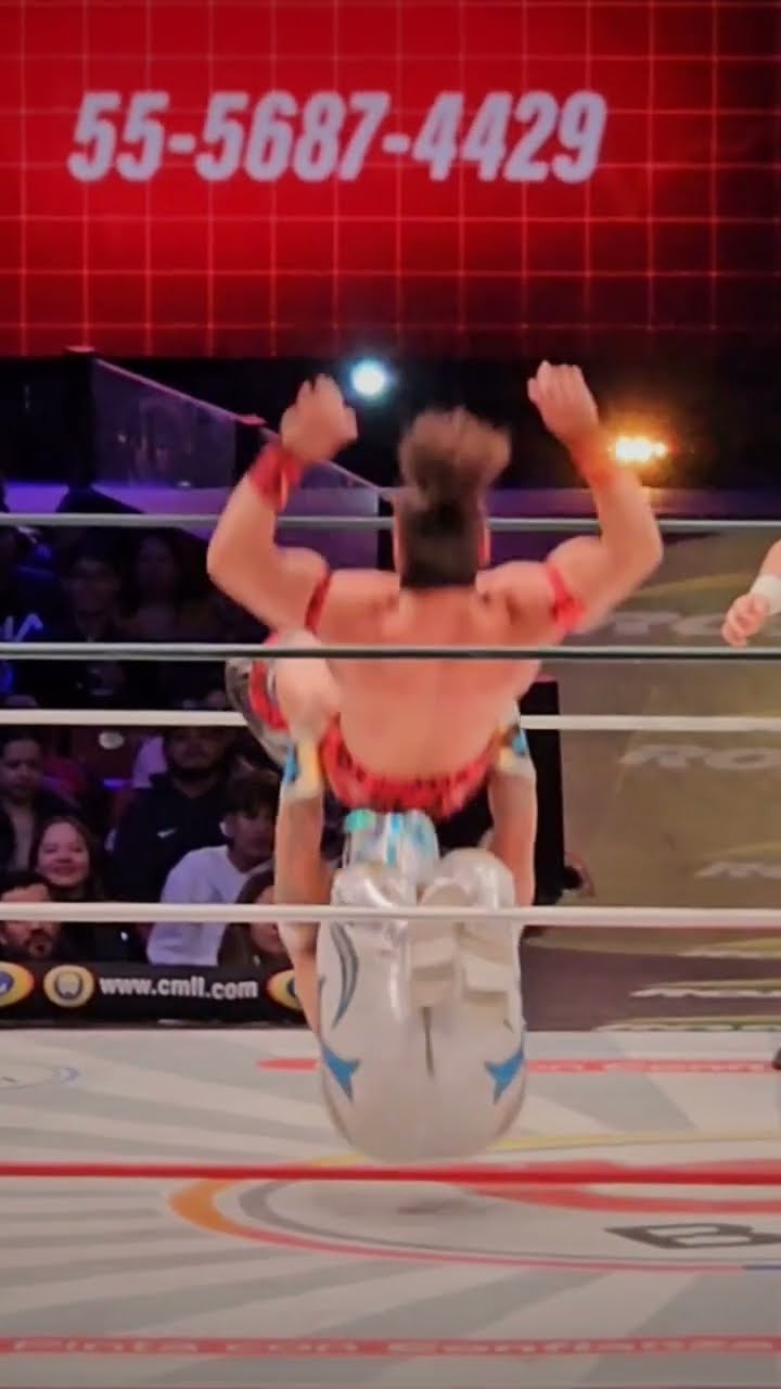 BRUTAL castigo del Templario al Volador Jr en la Arena México