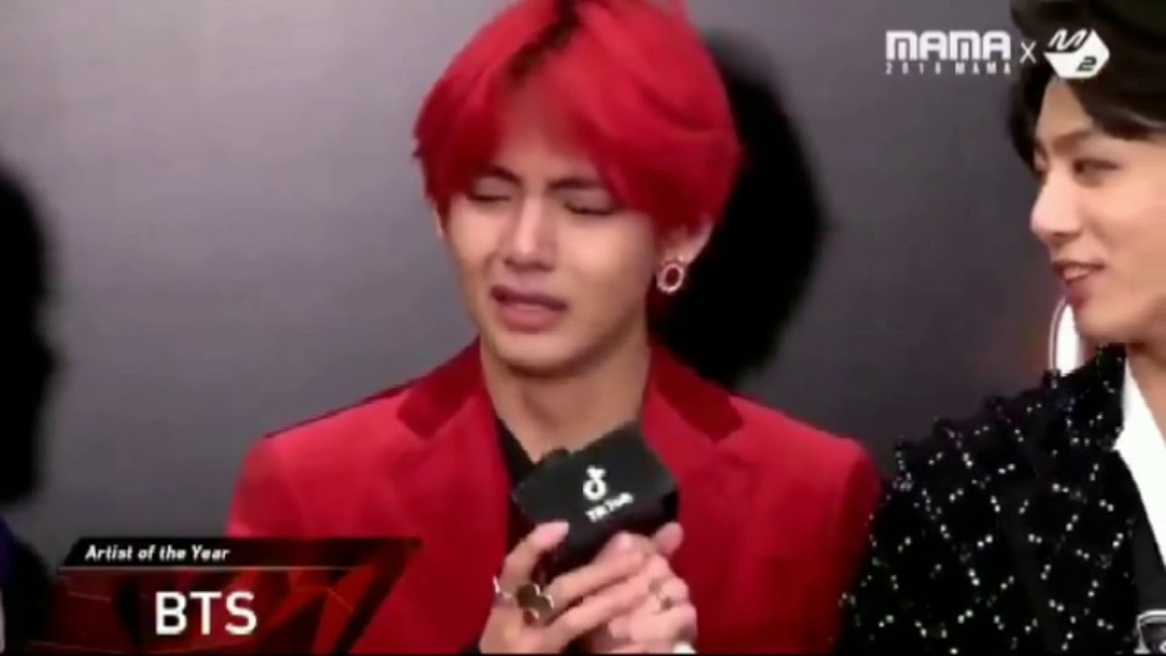 Bts V Crying Mama 2018 Bts Youtube