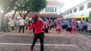 Download Lagu Senam kreasi  Rela demi cinta with ibu\ MP3 Download Lagu Senam kreasi  Rela demi cinta with ibu\ MP3